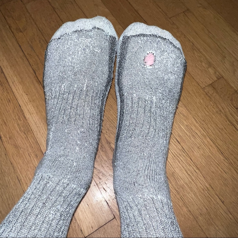 Distressed gray thermal socks - Picture 2 of 3